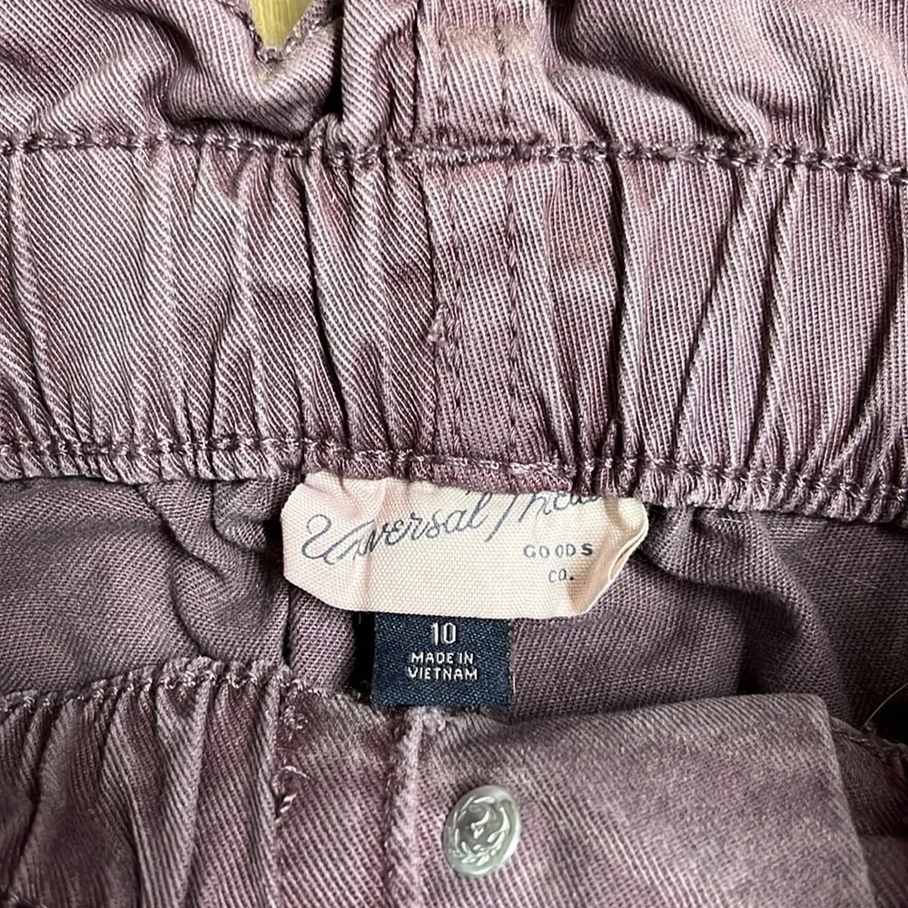 Universal thread woman’s pants. - Picture 4 of 5